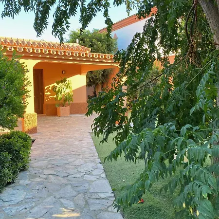 Casa Con Jardin Privado Y Piscina Compartida シャレー