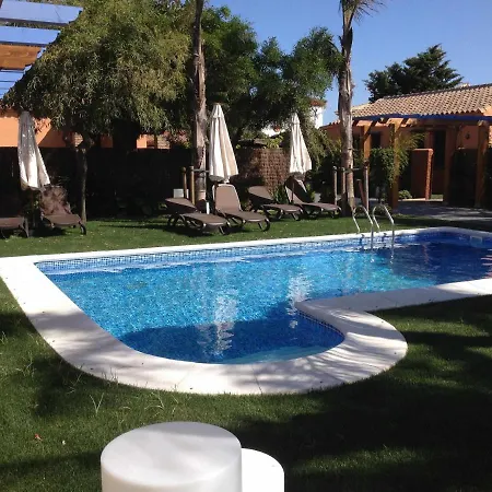 Casa Con Jardin Privado Y Piscina Compartida シャレー